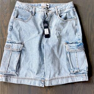 (NEW)Fashion Nova Light Wash Denim Cargo Jean Shorts